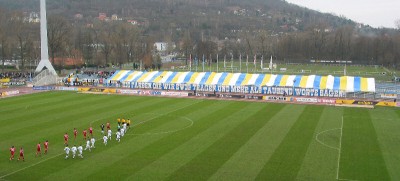  Das Ernst-Abbe-Sportfeld ganz in Blau-Gelb-Weiß.
Schlüsselwörter: Ernst-Abbe-Sportfeld Horda