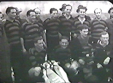 hinten v. l.: Jakob, Gödecke, Schnieke, Ziehn, Streller, Nauendorf und Lindig
vorn v. l.: Schipphorst, Oehler, Brünner und Jahn
Schlüsselwörter: Jakob Gödecke Schnieke Ziehn Streller Nauendorf Lindig Schipphorst Oehler Brünner Jahn