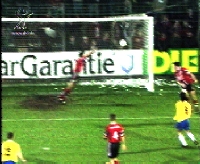 ... und erzielt im Nachschuß das 1:1.
Schlüsselwörter: Gerlach