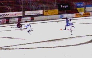  Einen sehenswerten Konter schließt Rousajew mit dem 1:0 ab.
Schlüsselwörter: Roussajew