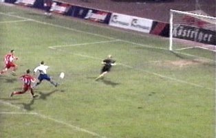  Das hätte das 2:0 sein müssen!

