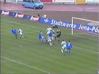  Görtz kommt raus, aber nicht an den Ball ...
Schlüsselwörter: Görtz Karlsruhe