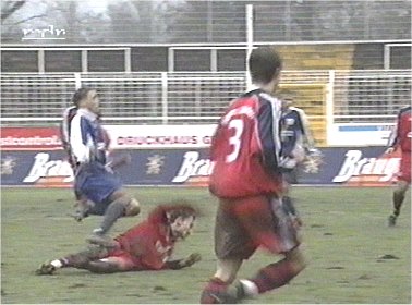  Da waren's nur noch 10 Bayern.
Schlüsselwörter: Bayern München Rote Karte
