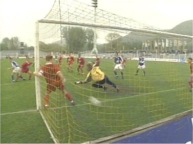  ... zum 2:2.
Schlüsselwörter: Jovic