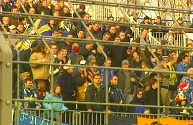  Und wie jetzt schon üblich - Gesichter aus dem FCC-Forum ;-)
Schlüsselwörter: Fanblock