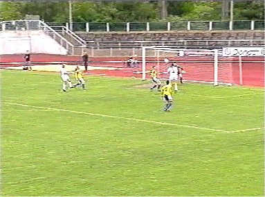  Treitl vergab im Spiel unzählige Chance - hier trifft er aber zum 1:0.
Schlüsselwörter: Treitl