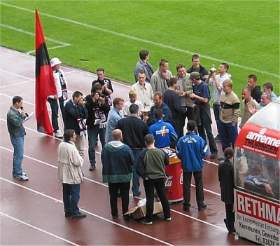  Die Wartezeit auf die Zwickauer Mannschaft wird mit der Ehrung der Sieger beim Fanclub-Turniers verkürzt.
