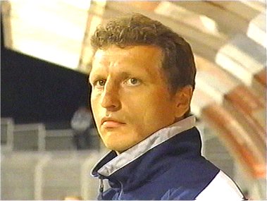  Thomas Vogel sitzt nun vorerst (?) auf dem Trainerstuhl.
Schlüsselwörter: Thomas Vogel