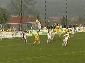  Kopfballchance für Grasser.
Schlüsselwörter: Grasser