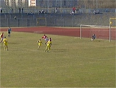  ... es gibt Elfmeter - 1:1.
Schlüsselwörter: Dessau Elfmeter