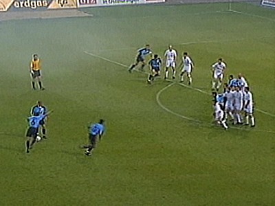  Danach Freistoß für Jena ...
