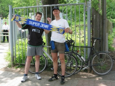  Die paar Kilometer von Jena nach Zwickau konnte man natürlich mit dem Rad zurücklegen.
Schlüsselwörter: Gunner Wolfram