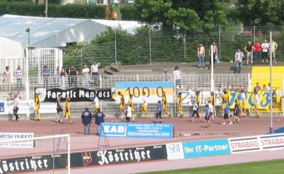  Die Mannschaft bedankt sich bei ihrer Lieblingsfahne :-)
