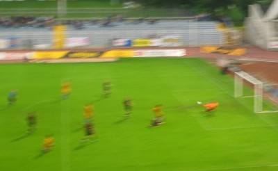  Etwas verwackelt ... das 1:0 durch Manai nach bereits 3 Minuten.
Schlüsselwörter: Manai