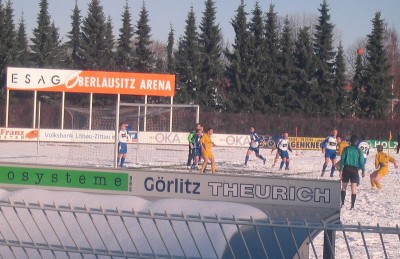  Auf der Suche nach dem Ball.
