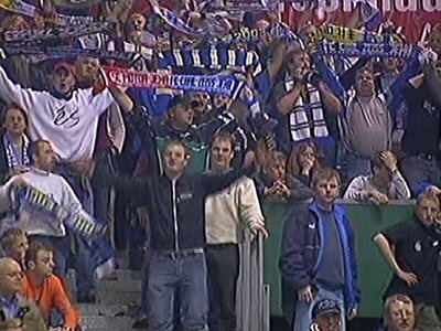  ... in Riesa mit dabei.
Schlüsselwörter: Fanblock