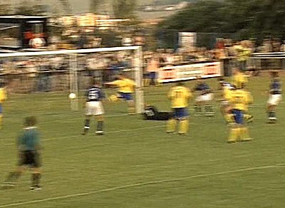  ... zur längst überfälligen 1:0 Führung für den FCC.
Schlüsselwörter: Hähnge