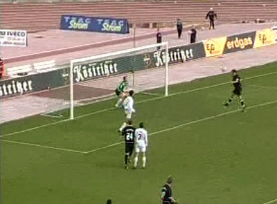  Wieder kommt ein Zwickauer frei zum Kopfball ...
Schlüsselwörter: Zwickau