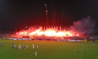  Beeindruckendes Feuerwerk auf der Gegengerade.
