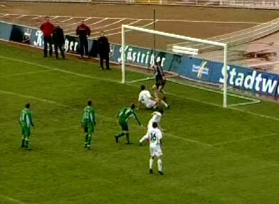  ... die zum Torschuss wird - 4:0!
Schlüsselwörter: Görke