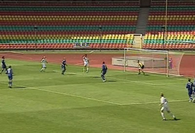 ... und Hähnge köpft das 1:0!
