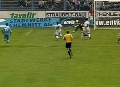 ... Manai ist zur Stelle und trifft zum 1:0 für den FCC!
Schlüsselwörter: Manai Hähnge