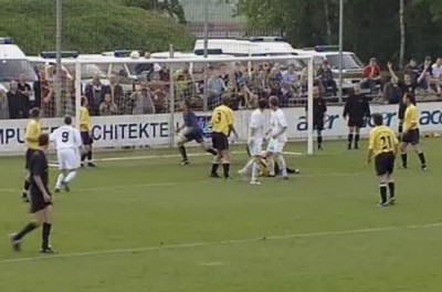 Wenig später köpft Sykora das 3:1.
