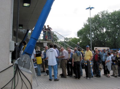 Der Andrang am neuen Ticketcenter nach den Karten für das Pokalspiel gegen Köln war groß.
