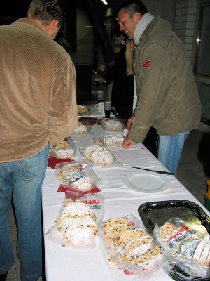 Der gesponserte Stollen und Glühwein tröstete da nur wenig.

