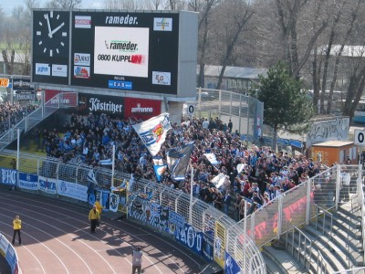 KSC-Fans: Die Stimmung nicht schlecht, die Anzahl eher jämmerlich.
