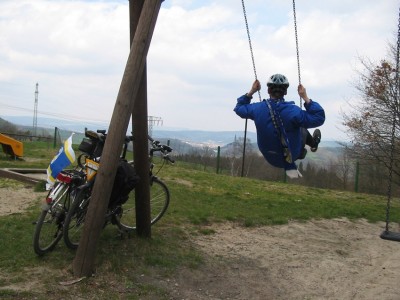 Während sich die Nachzügler noch den Berg hochquälten, vergnügten sich die Fitteren schon anderweitig.
