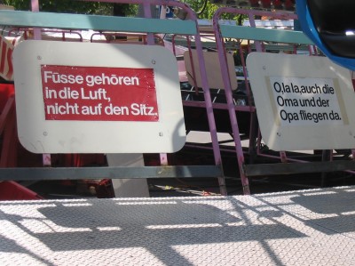 Füsse gehören auf den Rasen und Opa Finke fliegt auch bald!
