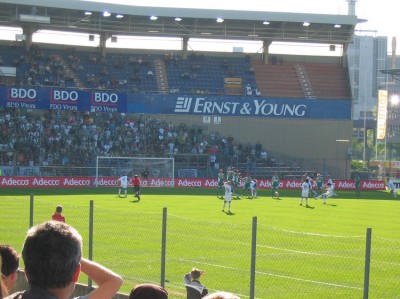 Freistoß GCZ vor dem Gästeblock
