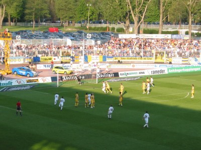 Gleich staubt Fiete zum 3:0 ab
