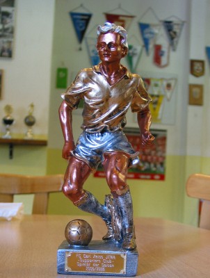 Vor dem Spiel wurde der Spieler der Saison 2005/06 geehrt.
