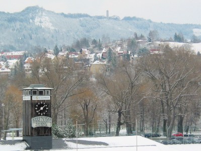Der Fuchsturm grüßt ins Tal.
