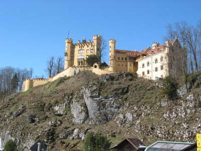 Gegenüber - Schloss Hohenschwangau
