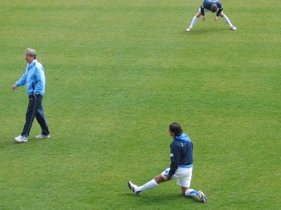Allagui beim Aufwärmen
