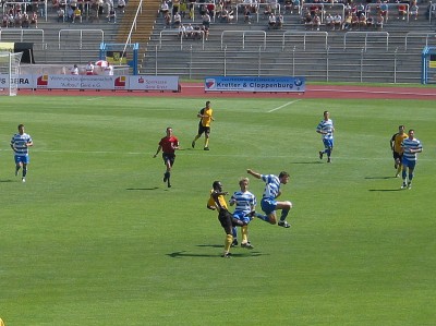 Gera mit kurzem Versuch zu stürmen, aber der FCC nach 5 Minuten hinten sicher.
