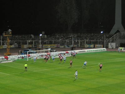 Der FCC konnte keine seiner Chancen nutzen, der Club dagegen mit einem feinem Spielzug und führte zur Halbzeit mit 1:0.
