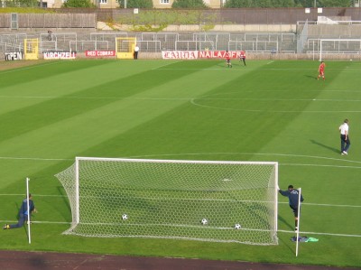 Die Vorahnung ... dreimal landete der Ball im Spiel genau in diesem Tor.
