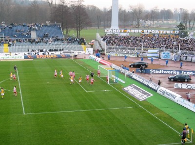 Ecke von Schmidt ... aber da stand es schon 1:0 für den FCC nach Ecke von Schembri und Kopfball von Riemer
