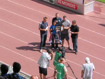 Vor dem Spiel noch ein Preis für Duxi
