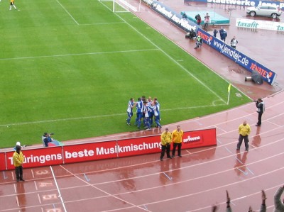 Und Holwijn schießt dann noch das 2:0
