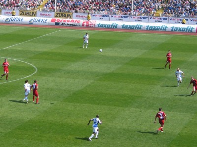 vergisst aber das 2:0 zu machen
