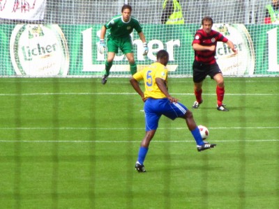 ...was ebenso fruchtlos blieb wie Sichones Schussversuch aufs gegnerische Tor
