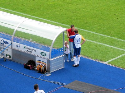 Alex Maul bei der Spielauswertung mit Ralf Schmidt
