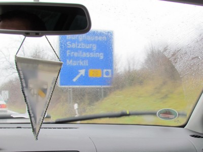 Das Schneetreiben hatten wir hinter uns gelassen, das Wetter in Burghausen aber auch nicht besser
