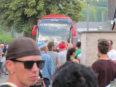 Die anderen lassen sich bis fast in die Kabine fahren
