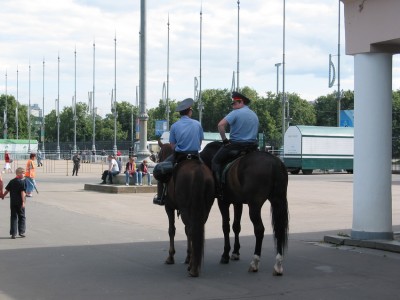 Kontrolle Nummer 1 gab es vor dem Ticketschalter, für 280 Rubel wurde dort eine Karte erworben.

